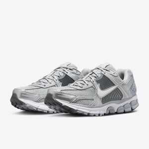Nike Zoom Vomero 5 - Womens Size 7